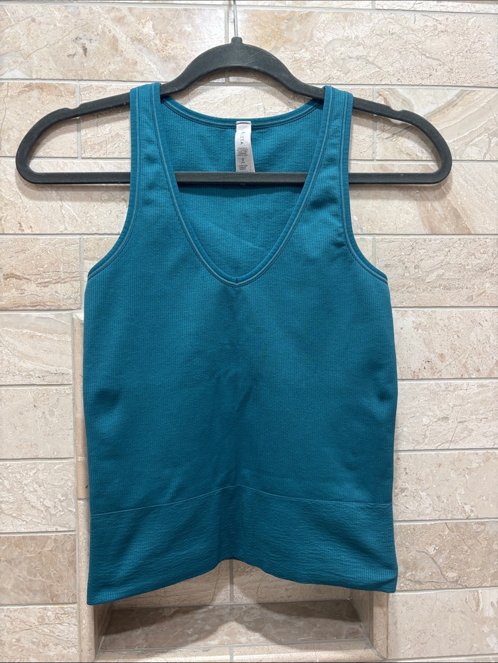 Athleta Aurora Women’s Teal V-Neck Tank Top